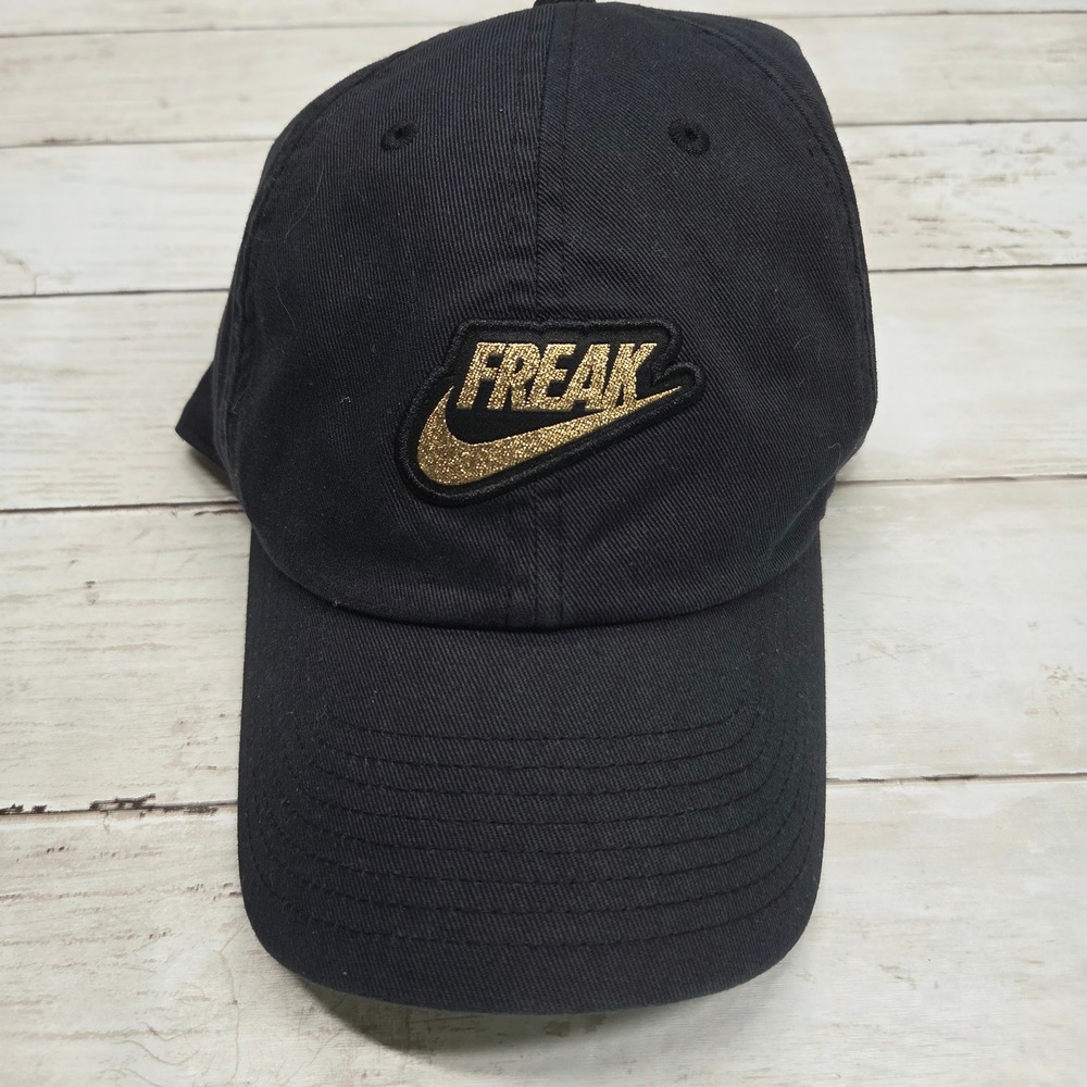 Nike Giannis Antetokounmpo Heritage86 Freak Hat Unisex OS Black Gold DV2982-010